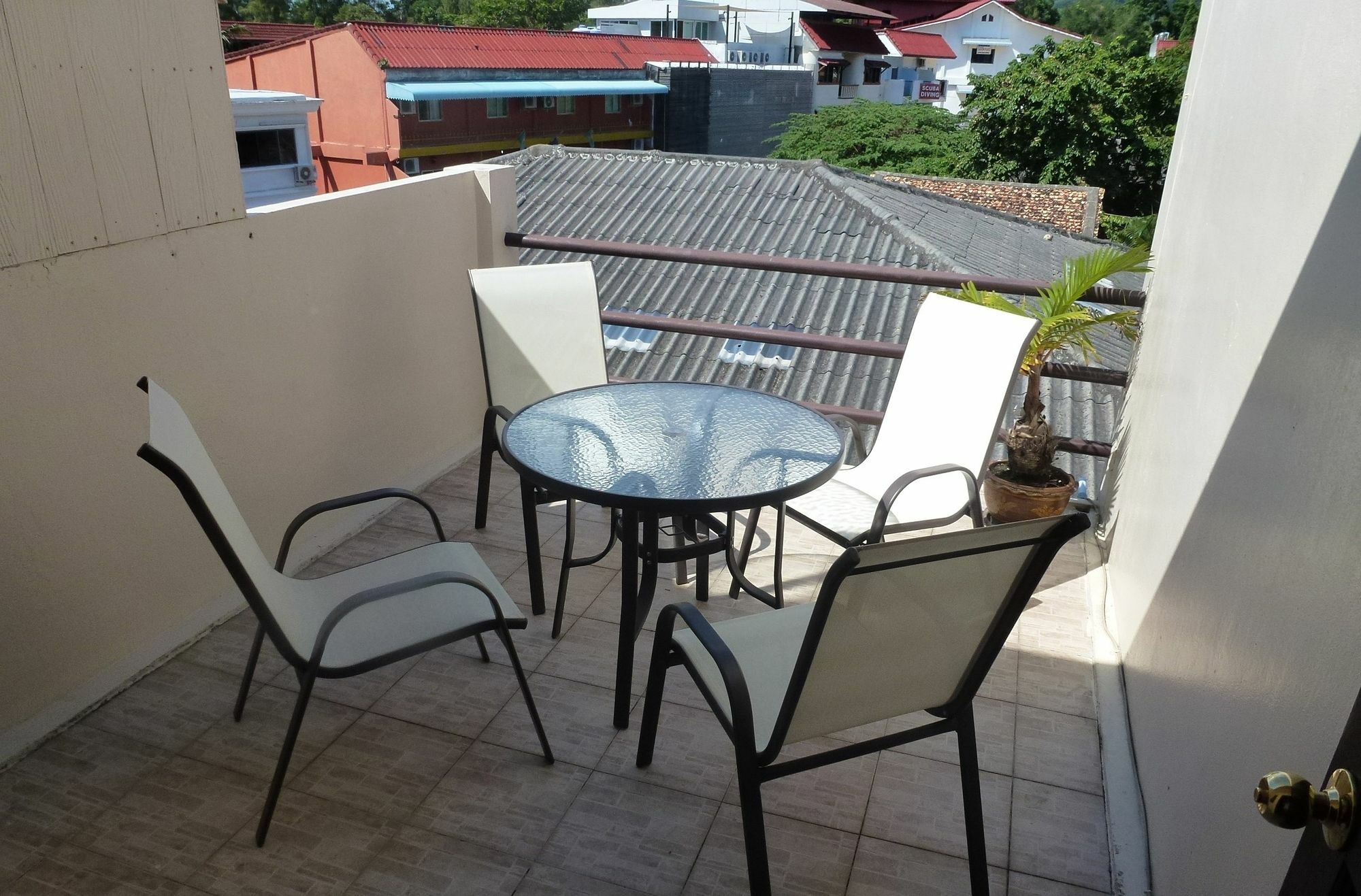 Karon Bellmans Restaurant & Guesthouse מראה חיצוני תמונה