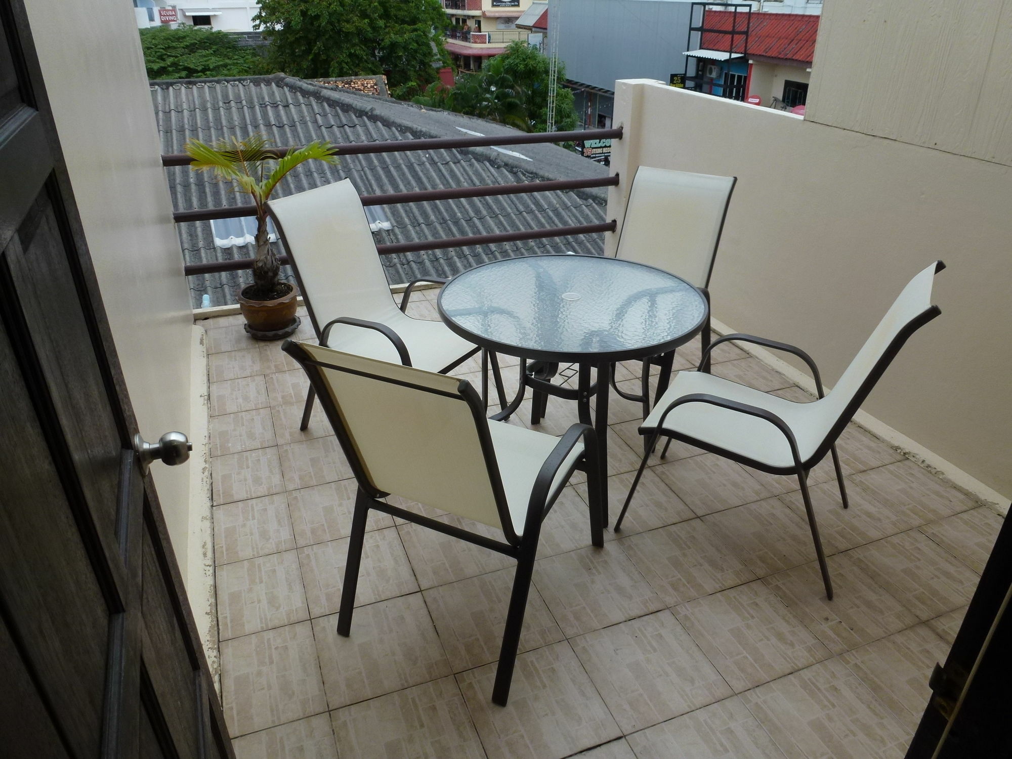 Karon Bellmans Restaurant & Guesthouse מראה חיצוני תמונה